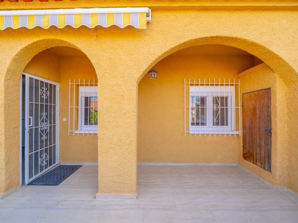 Casa adosada en La Marina, Alicante - foto 3